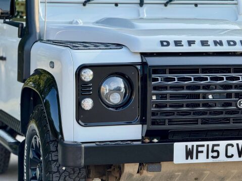 Land Rover Defender 2.2 Defender 90 XS Hard Top TD 4WD 5dr 48