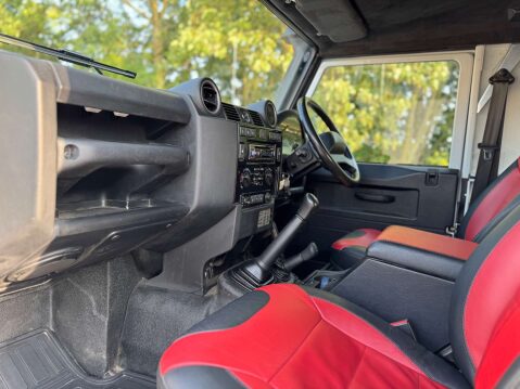 Land Rover Defender 2.2 Defender 90 XS Hard Top TD 4WD 5dr 15
