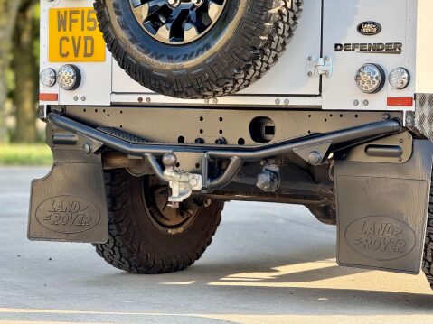 Land Rover Defender 2.2 Defender 90 XS Hard Top TD 4WD 5dr 32