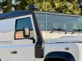 Land Rover Defender 2.2 Defender 90 XS Hard Top TD 4WD 5dr 5