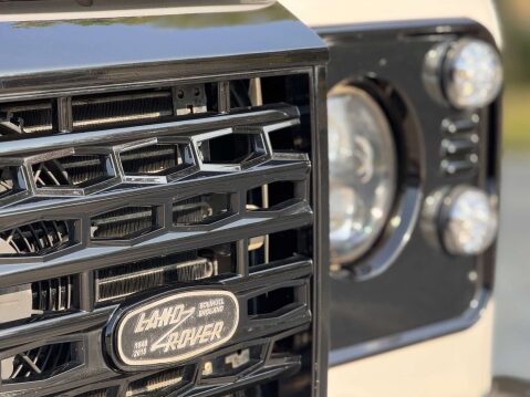 Land Rover Defender 2.2 Defender 90 XS Hard Top TD 4WD 5dr 8