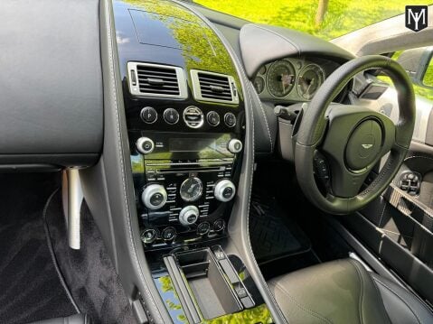 Aston Martin DBS 6.0 V12 120