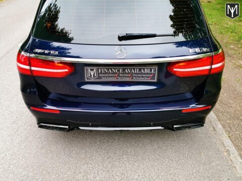 Mercedes-Benz E Class 4.0 E63 V8 BiTurbo AMG S 28