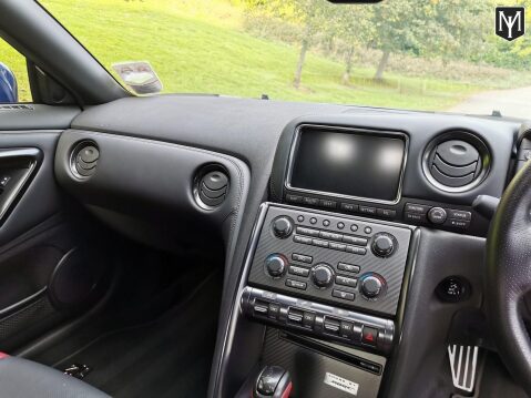 Nissan GT-R PREMIUM EDITION 87