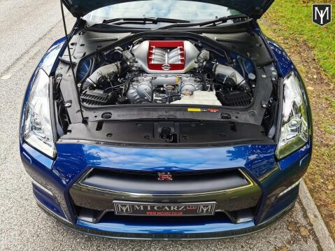 Nissan GT-R PREMIUM EDITION 10