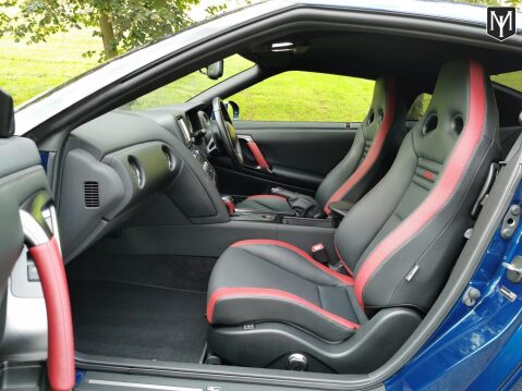 Nissan GT-R PREMIUM EDITION 11