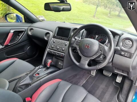 Nissan GT-R PREMIUM EDITION 17
