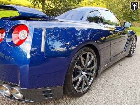 Nissan GT-R PREMIUM EDITION 57