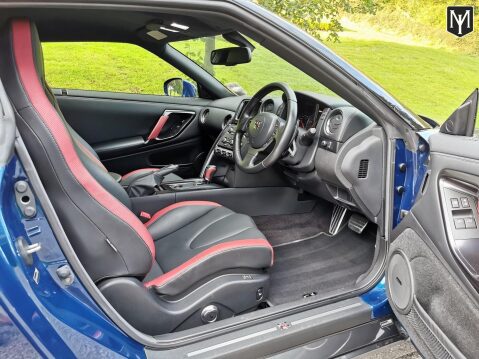 Nissan GT-R PREMIUM EDITION 82