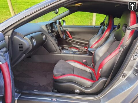 Nissan GT-R BLACK EDITION 12