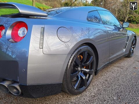 Nissan GT-R BLACK EDITION 55