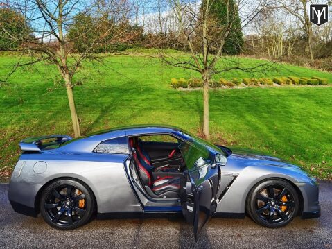 Nissan GT-R BLACK EDITION 80