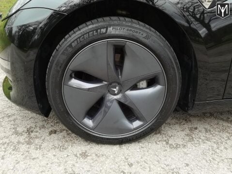 Tesla Model 3 Performance 10