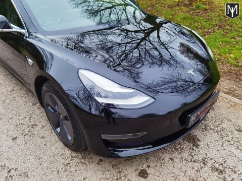 Tesla Model 3 Performance 33