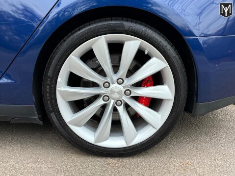Tesla Model S P85D (Dual Motor) 9