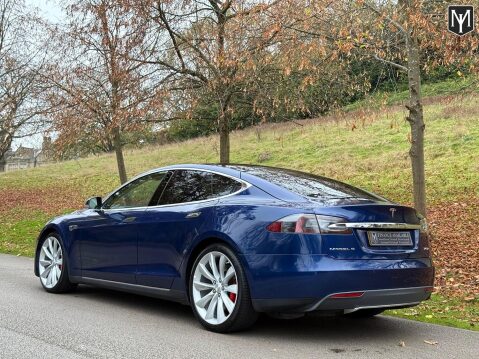 Tesla Model S P85D (Dual Motor) 42