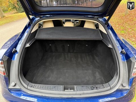 Tesla Model S P85D (Dual Motor) 100