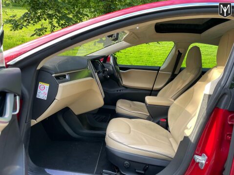 Tesla Model S P85+ 10