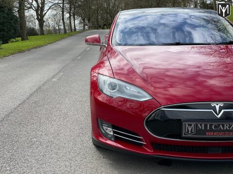 Tesla Model S 85D 64