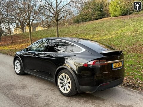 Tesla Model X 90D (Dual Motor) 6