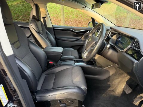 Tesla Model X 90D (Dual Motor) 11