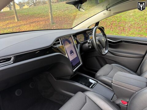 Tesla Model X 90D (Dual Motor) 14