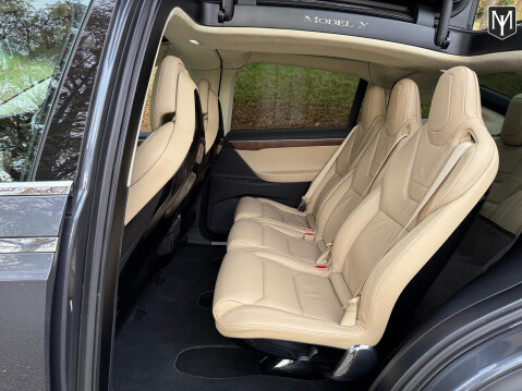 Tesla Model X 90D (Dual Motor) 10