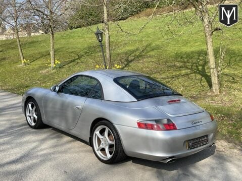 Porsche 911 CARRERA 2 8