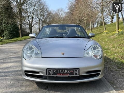 Porsche 911 CARRERA 2 22