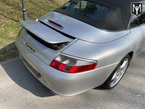 Porsche 911 CARRERA 2 30