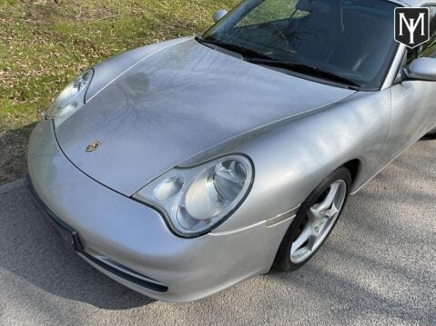 Porsche 911 CARRERA 2 31