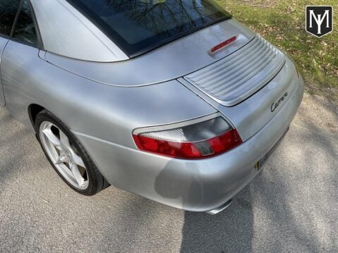 Porsche 911 CARRERA 2 32