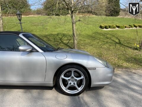 Porsche 911 CARRERA 2 36
