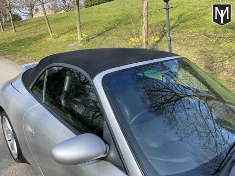 Porsche 911 CARRERA 2 37