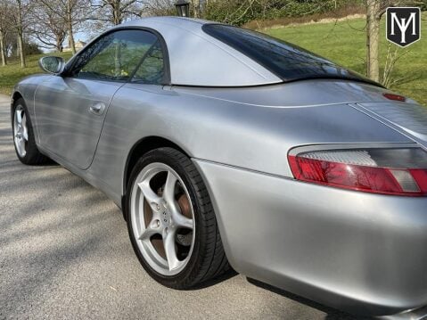 Porsche 911 CARRERA 2 48