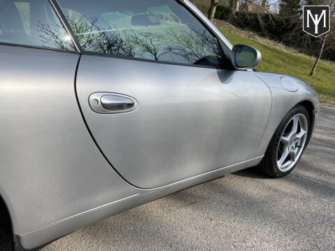 Porsche 911 CARRERA 2 51