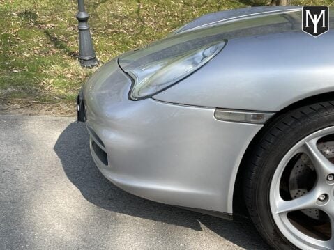 Porsche 911 CARRERA 2 64