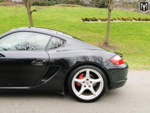 Porsche Cayman S 32
