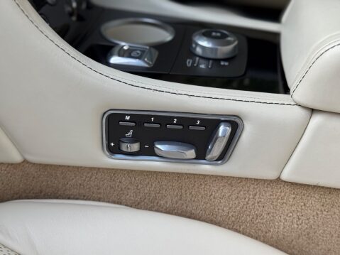 Aston Martin Rapide S V12 87