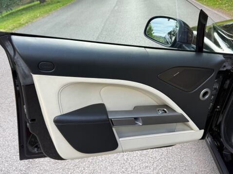 Aston Martin Rapide S V12 102