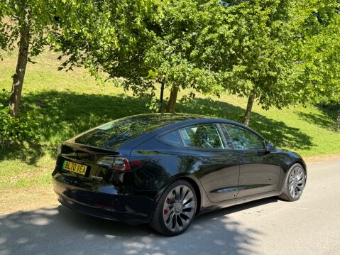 Tesla Model 3 PERFORMANCE AWD 3