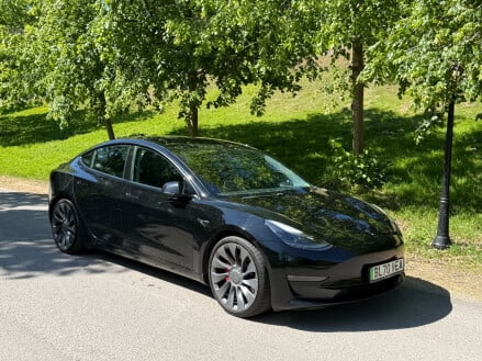 Tesla Model 3 PERFORMANCE AWD