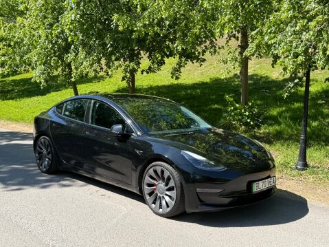 Tesla Model 3 PERFORMANCE AWD 1