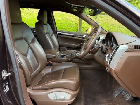 Porsche Cayenne D V6 TIPTRONIC S 16