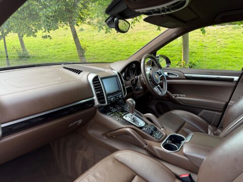 Porsche Cayenne D V6 TIPTRONIC S 18