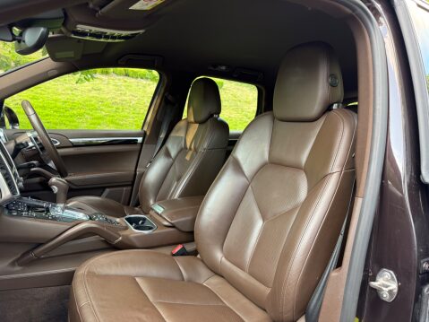 Porsche Cayenne D V6 TIPTRONIC S 2