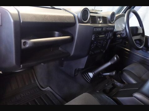 Land Rover Defender 2.4 TDCi XS 4WD MWB Euro 4 5dr 16