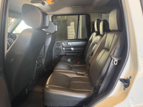 Land Rover Discovery 3.0 SD V6 XS Auto 4WD (s/s) 5dr 18