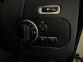 Land Rover Discovery 3.0 SD V6 XS Auto 4WD (s/s) 5dr 34