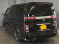 Nissan Elgrand 5